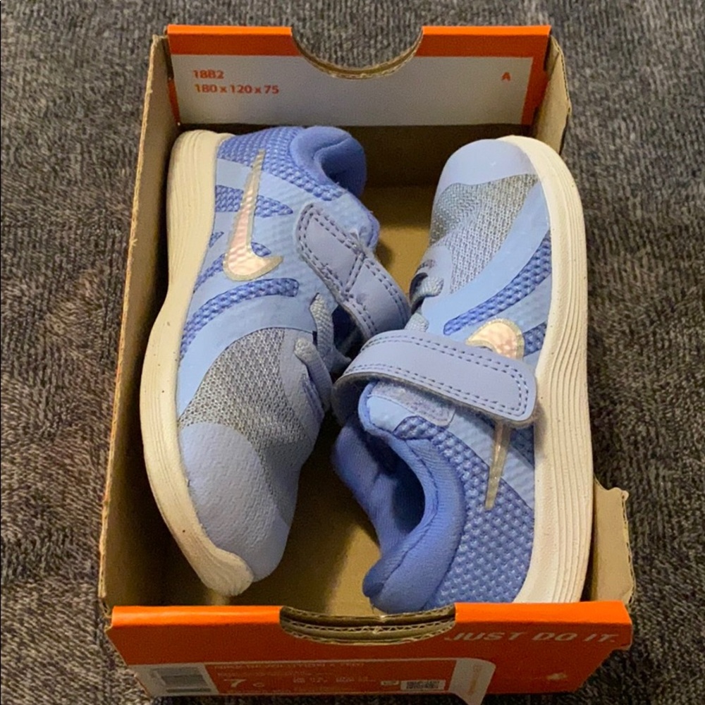 Nike shoes (toddler girl)